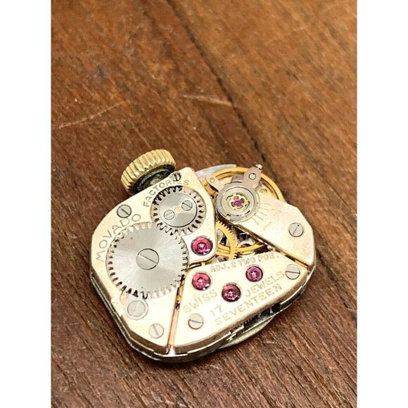 Movado Women's Watch 17J Swiss Mechanical Movement WORKS FOR REPAIR PARTS - Picture 2 of 8